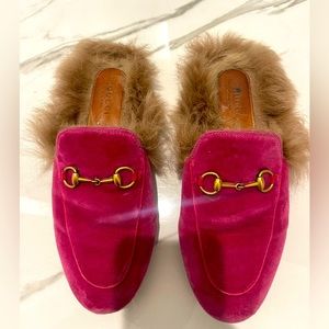 Worn GUCCI pink velvet and fur Princeton loafer mule with Horsebit Accent sz 38